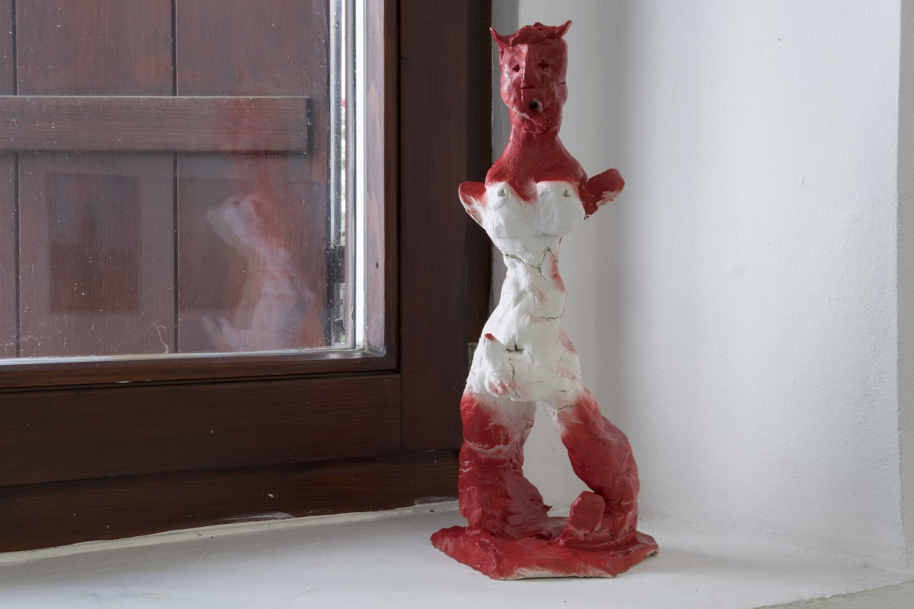 Cathérine Lorent, Leviathan, glazed ceramic, 33 cm, Kunstraum am Schauplatz, 2018